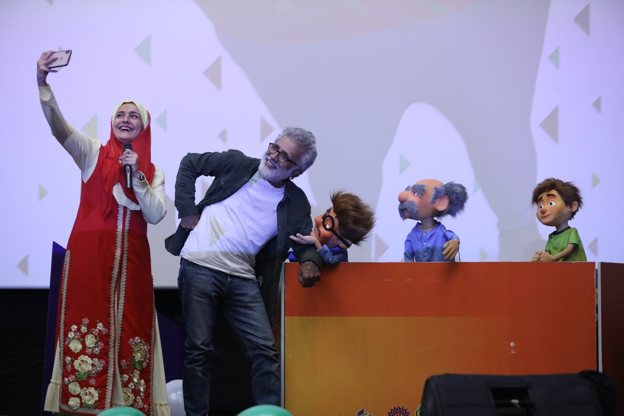 افتتاحیه سینما مهر شاهد با حضور خاله نرگس و اسرا پناهیان