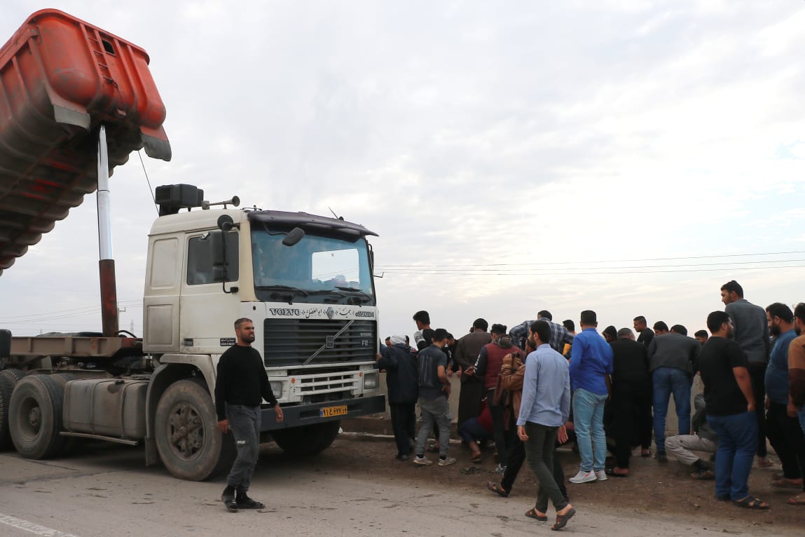 سقوط پراید در کانال آب جاده آبادان به اهواز