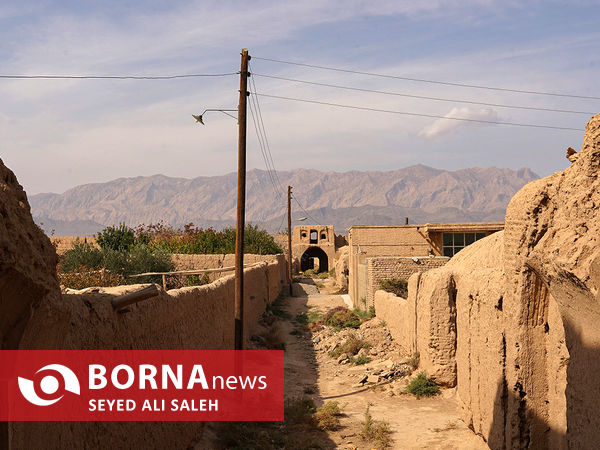 تپه حصار محوطه‌ای باستانی در سه کیلومتری جنوب شرق شهر دامغان در استان سمنان 