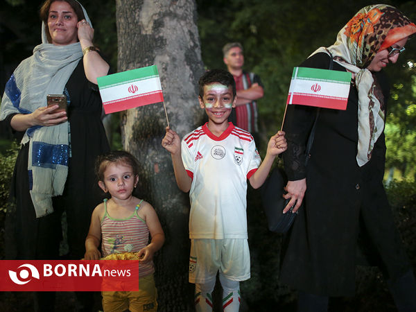 جشن پیروزی تیم ملی فوتبال ایران برابر مراکش در محله نیاوران