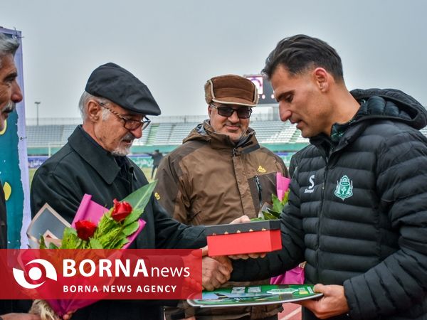 دیدار تیم های فوتبال آلومینیوم - گل گهر