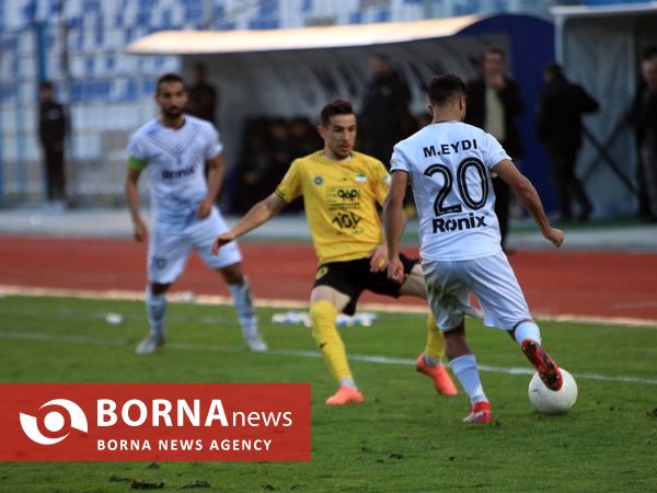 دیدار تیم های فوتبال ملوان  بندرانزلی _ سپاهان اصفهان