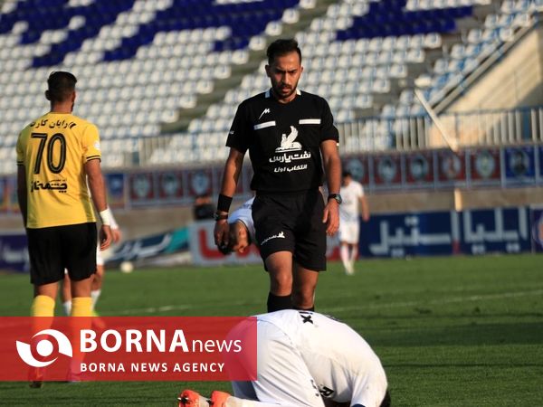 دیدار تیم های فوتبال ملوان  بندرانزلی _ سپاهان اصفهان