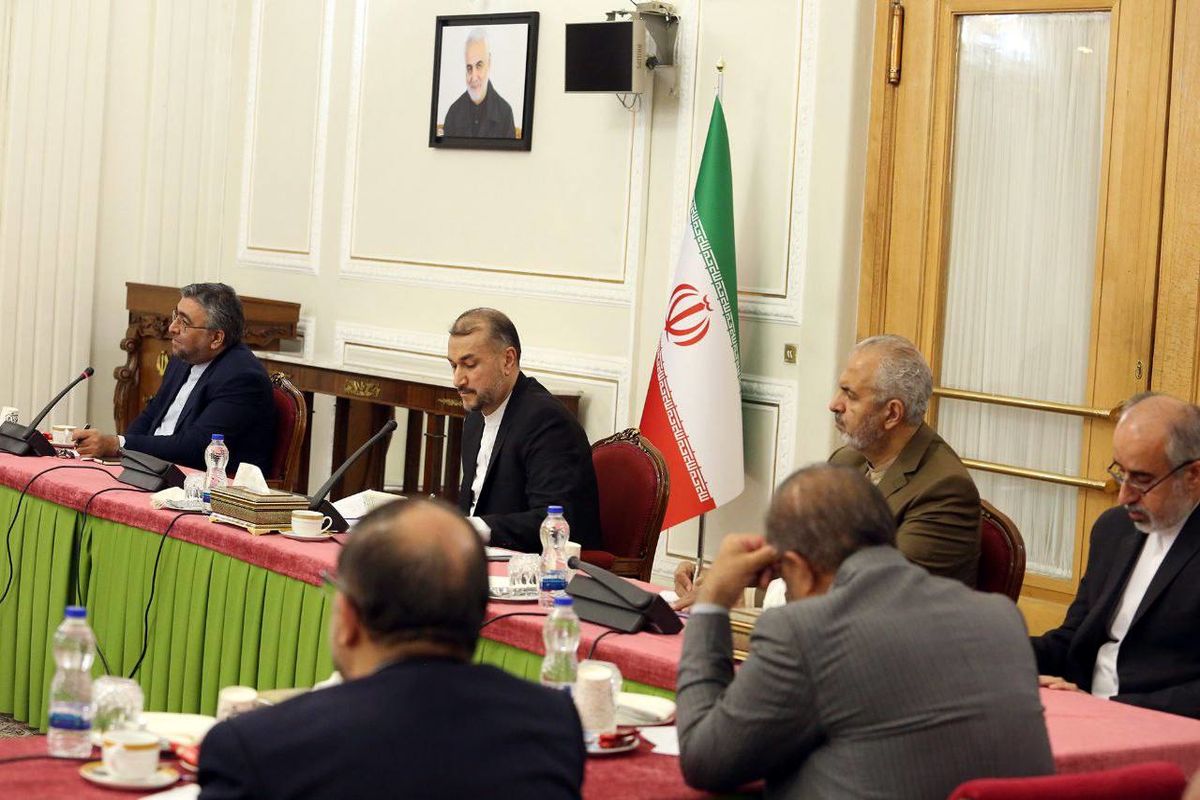 نشست وزیر امورخارجه با رؤسا و نایب رئیسان گروههای دوستی مجلس برگزار شد