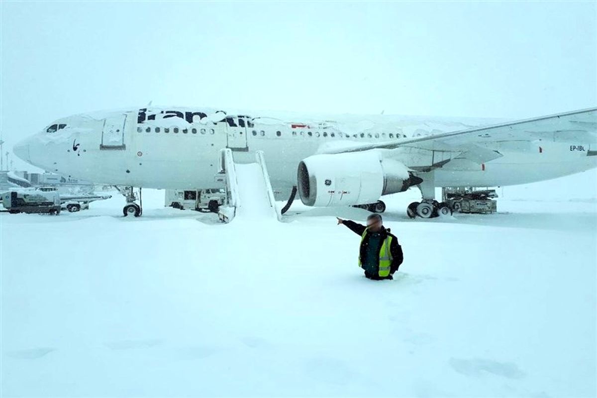 برف و شرایط جوی مانع فعالیت فرودگاه ها نشده است