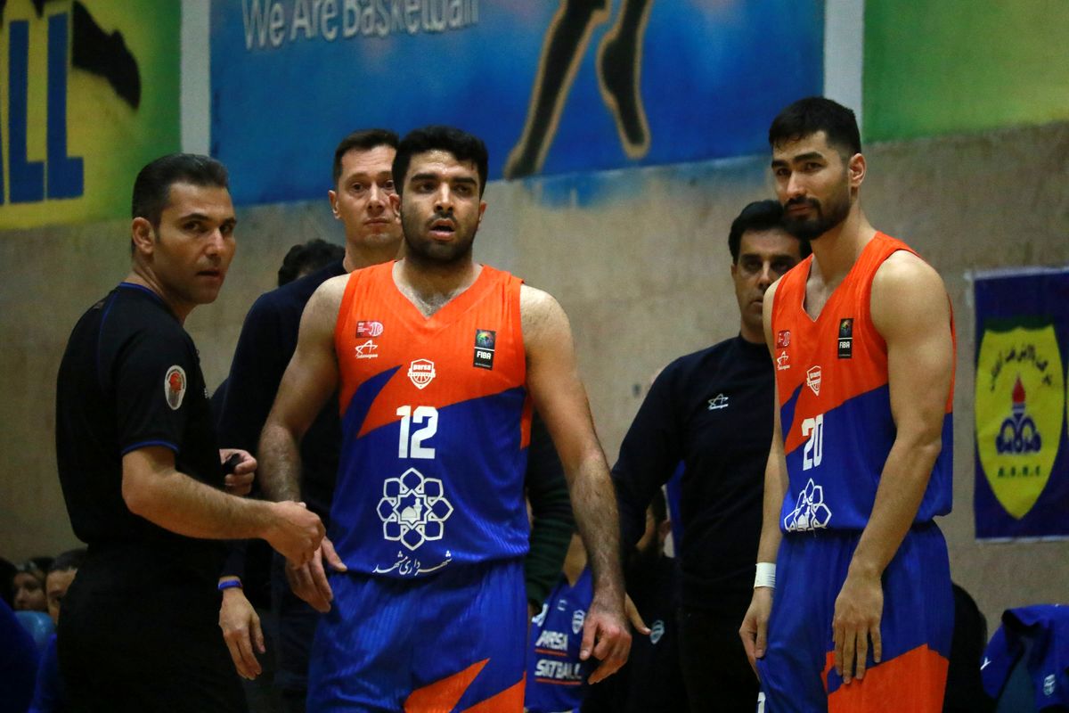 تیم بسکتبال آویژه صنعت مشهد ذوب آهن اصفهان را شکست داد