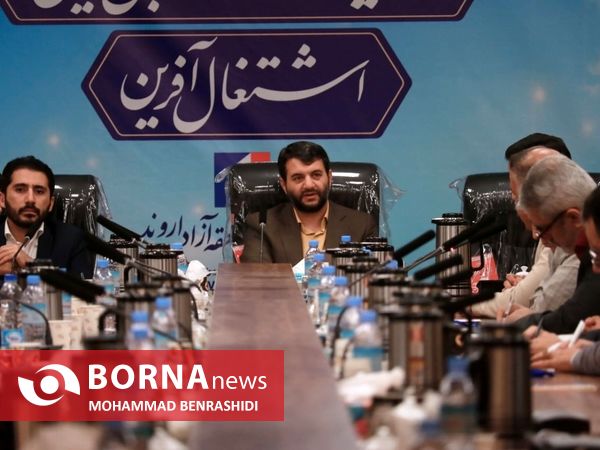 نشست دبیر شورایعالی مناطق آزاد با فعالان فرهنگی و اقتصادی اروند