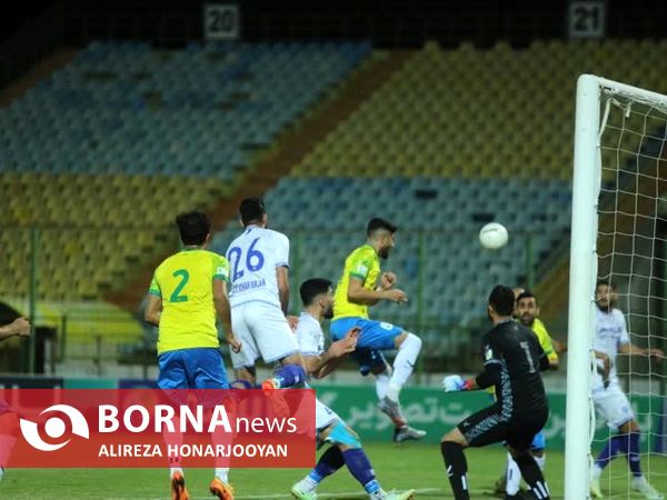 دیدار تیم های فوتبال صنعت نفت  - گل گهر