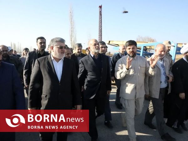بازدید وزیر کشور از روند بازسازی مناطق زلزله زده خوی 