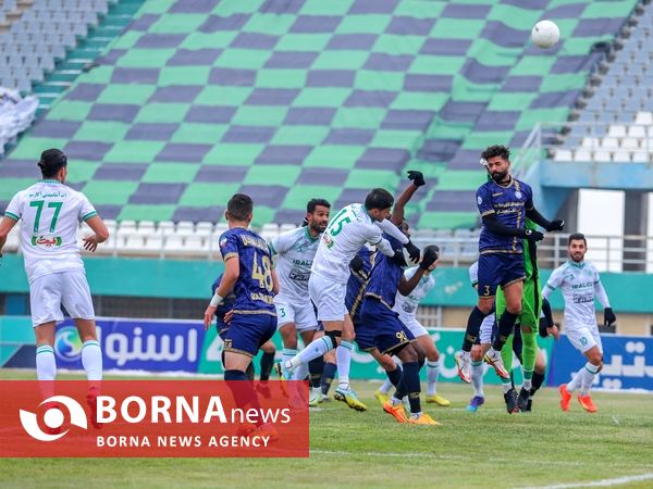 دیدار تیم های فوتبال آلومینیوم - گل گهر