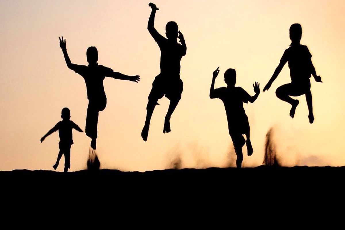کارشناسان مردم شناسی : مشکل اصلی جوانان نداشتن شادی است نه تفریح