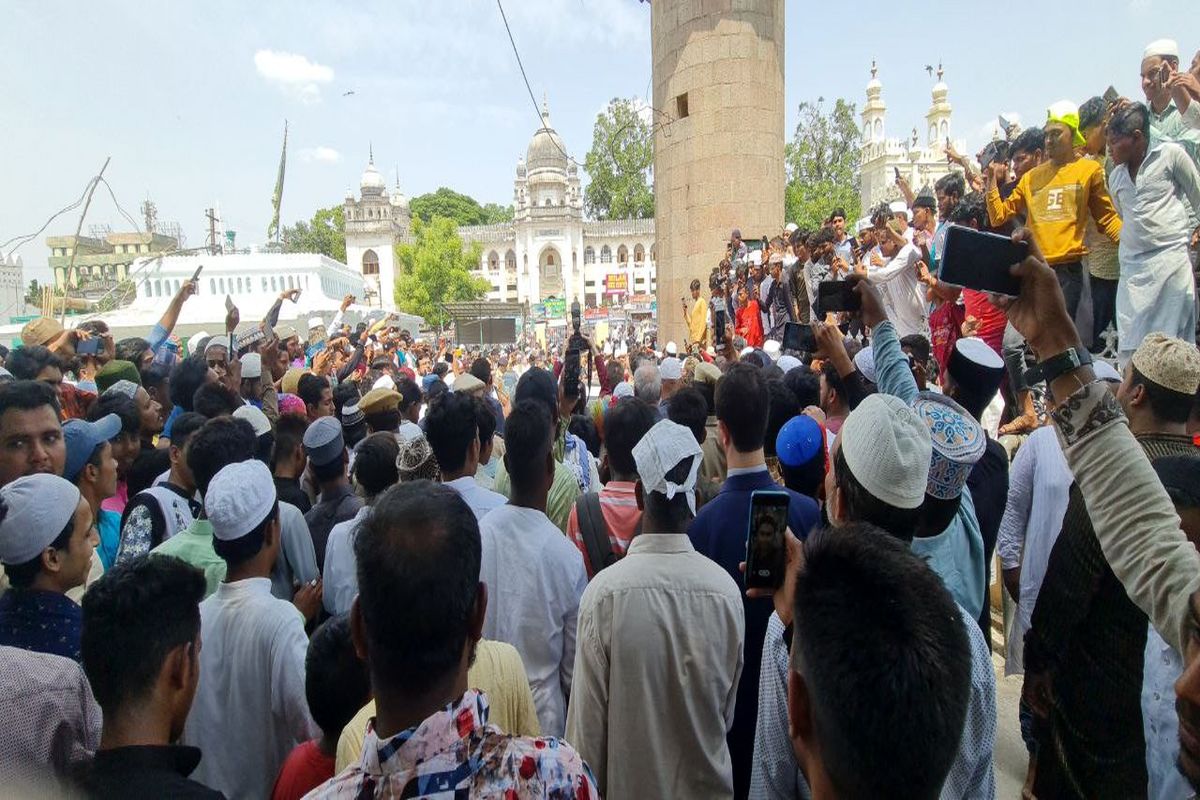 استقبال مسلمانان حیدرآباد هند از امیر عبدالهیان با شعارهای «لبیک یا رسول‌الله» و «مرده باد آمریکا»+فیلم