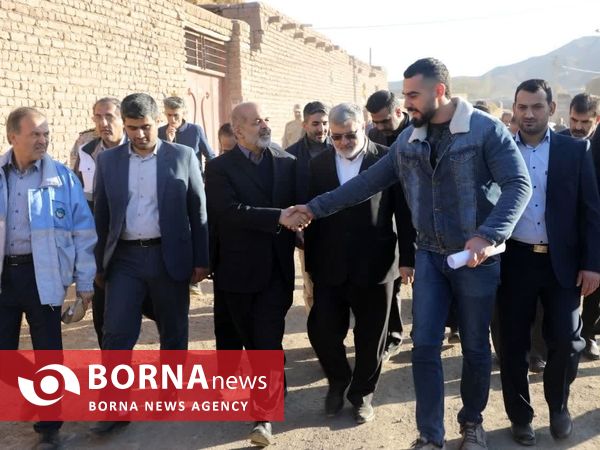 بازدید وزیر کشور از روند بازسازی مناطق زلزله زده خوی 