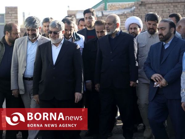 بازدید وزیر کشور از روند بازسازی مناطق زلزله زده خوی 