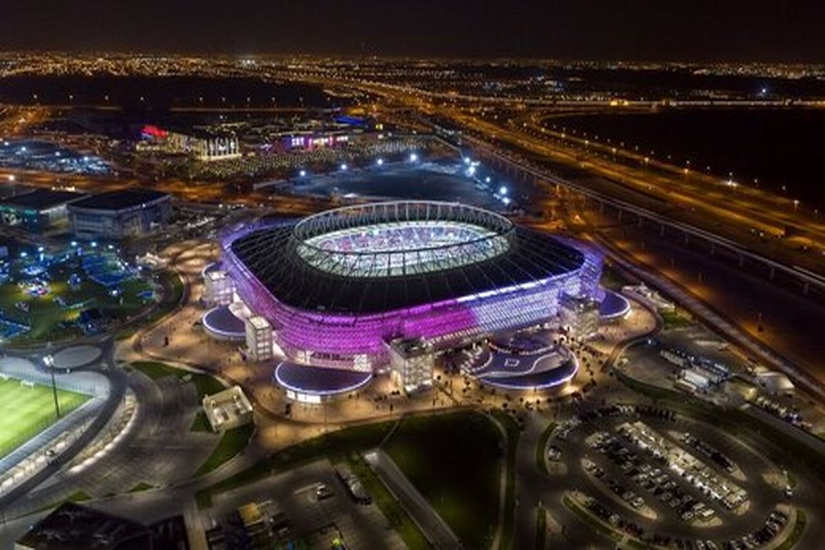 تصویری زیبا از ماهواره اماراتی و از ورزشگاه آموزش قطر+ عکس