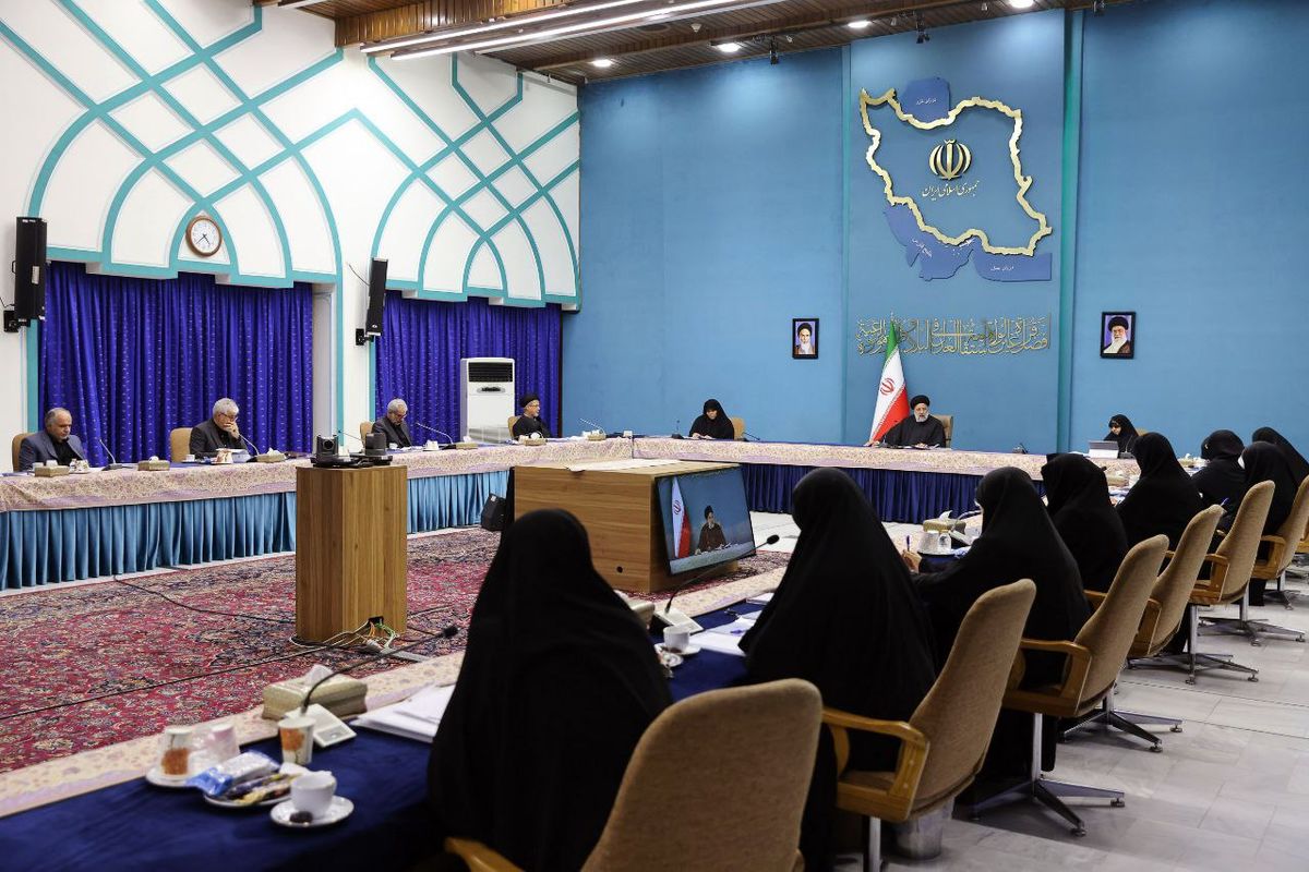 ستاد ملی زنان ضمن پرهیز از تصدی‌گری، بر پیگیری و اجرای قوانین این حوزه تمرکز کند