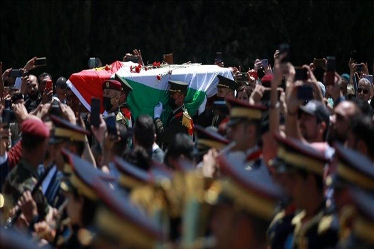 افزایش تعداد نظامیان صهیونیست در مراسم خاکسپاری "شیرین ابوعاقله" 