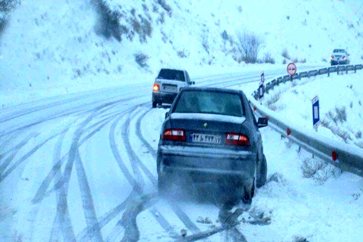 رانندگان تهران در مسیرهای سردسیر و کوهستانی با احتیاط رانندگی کنند 