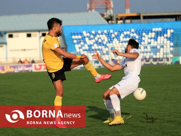 دیدار تیم های فوتبال ملوان  بندرانزلی _ سپاهان اصفهان