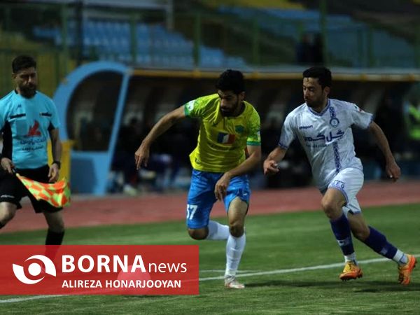 دیدار تیم های فوتبال صنعت نفت  - گل گهر