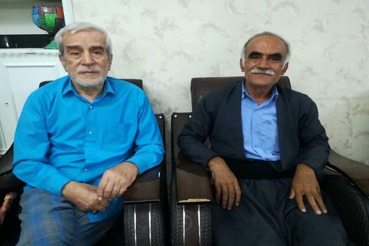 دانش‌آموز و معلم پس از ۵۸ سال در مشهد با هم دیدار کردند