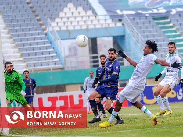 دیدار تیم های فوتبال آلومینیوم - گل گهر