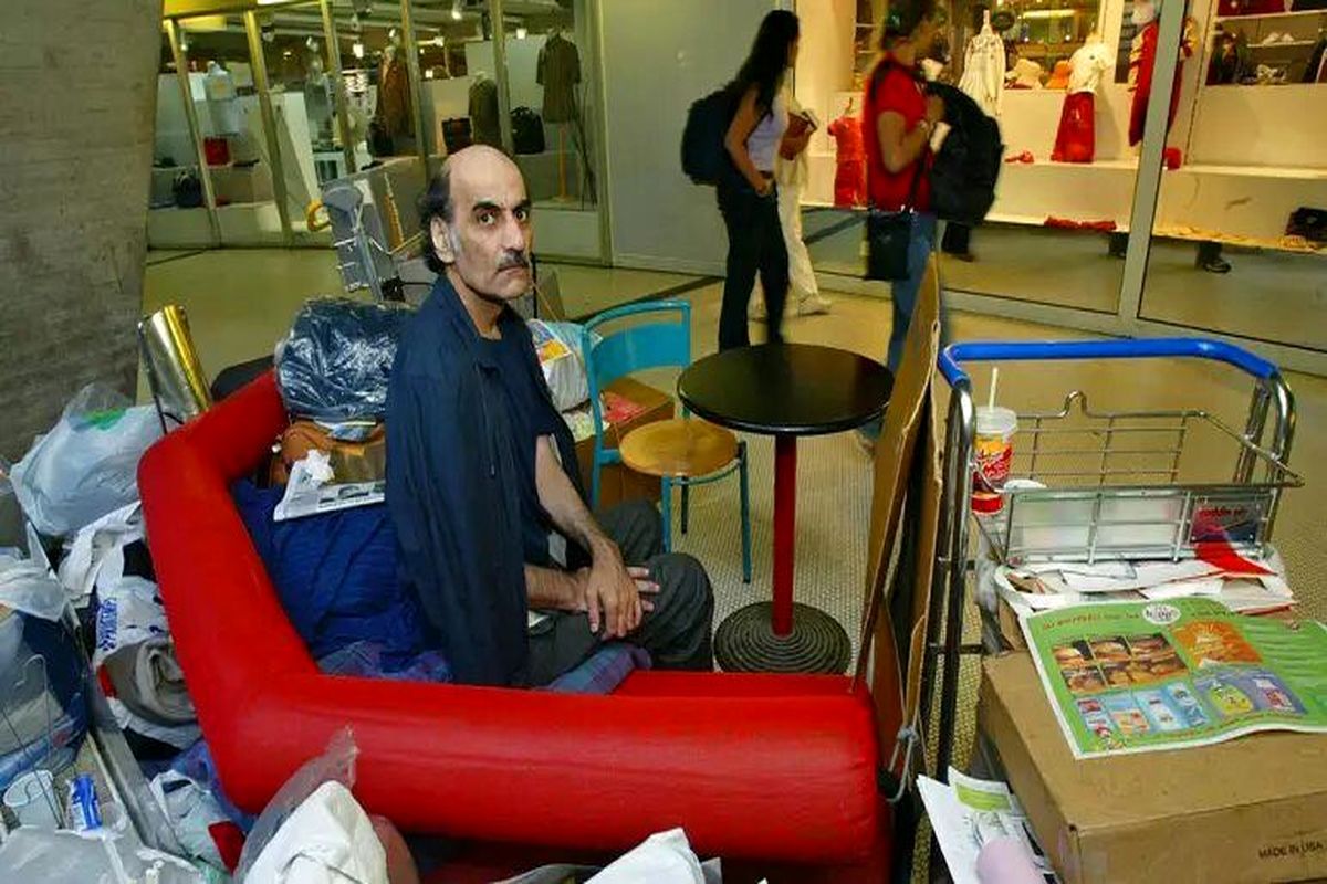 این مرد ایرانی ۱۸ سال در فرودگاه پاریس زندگی کرد!+عکس