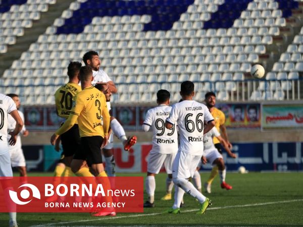 دیدار تیم های فوتبال ملوان  بندرانزلی _ سپاهان اصفهان